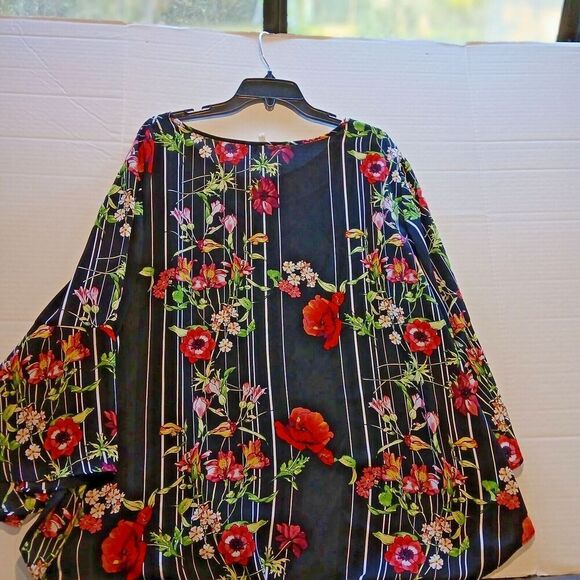 Cato Plus Size 26/28W Black Blouse with Multi-color Flowers & Flaired Sleeves. - Picture 6 of 7